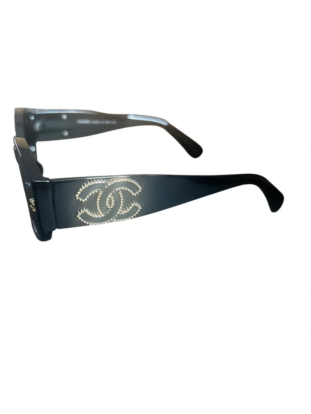 Black Oval Sunglasses with Logo Accent
